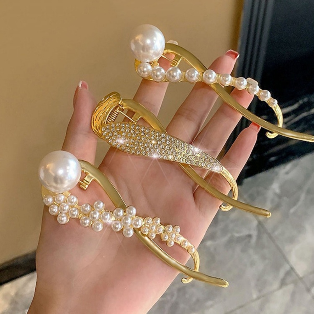 Elegant Glitter Pearl Hair Cli - Lifestyle Of Korean review and price